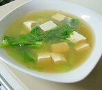カブの葉っぱとお豆腐のお味噌汁
